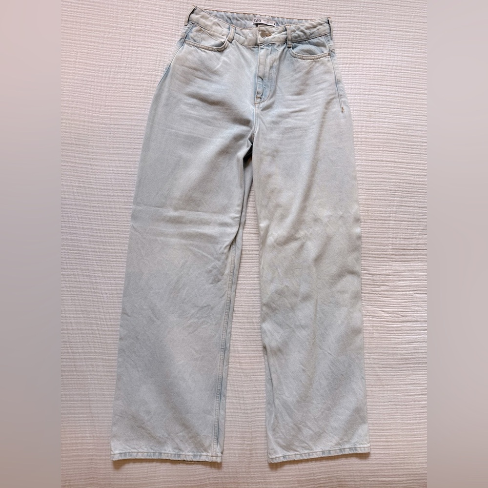Zara Light Blue Wide Leg Jeans. Size 6